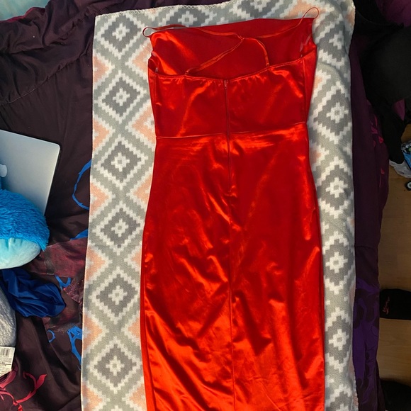 Polyester dress - Picture 2 of 2